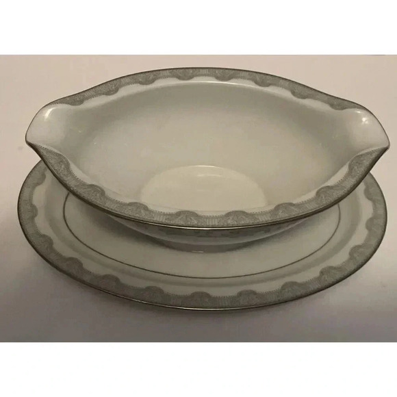 Noritake Margaret Gravy Boat w Attached Underplate 6243 White Green Platinum - Picture 1 of 8